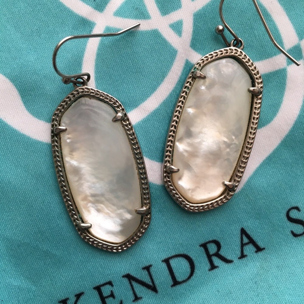 Kendra Scott Elle Earrings Pearl and Silver